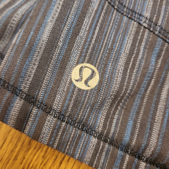 Lululemon tennis skirt size 4 - Picture 4 of 5